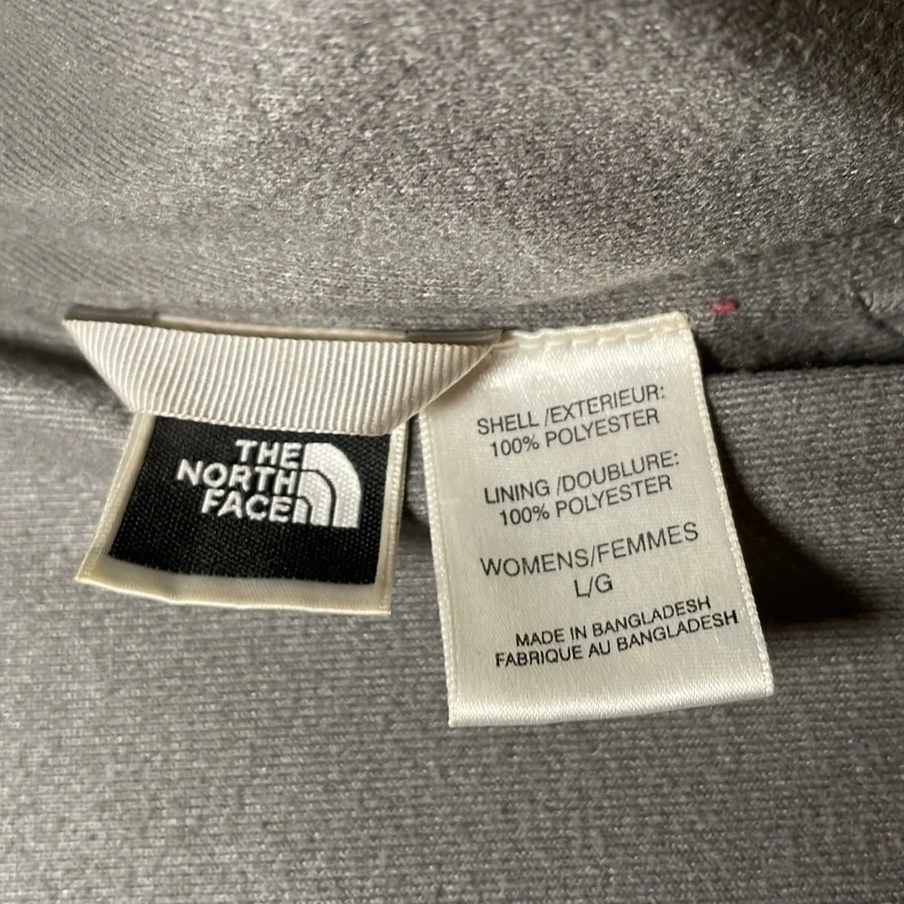 THE North Face Lined Windbreaker Size Medium
